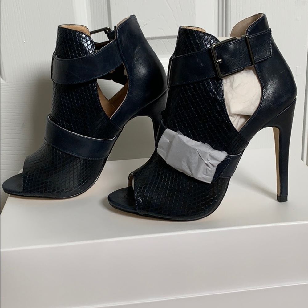 NWT Expess High heeled ankle boots